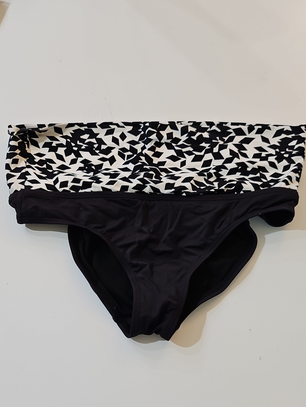 S-Kenneth Cole- New York Black Bikini Bottom with Monochrome Geo Waistband